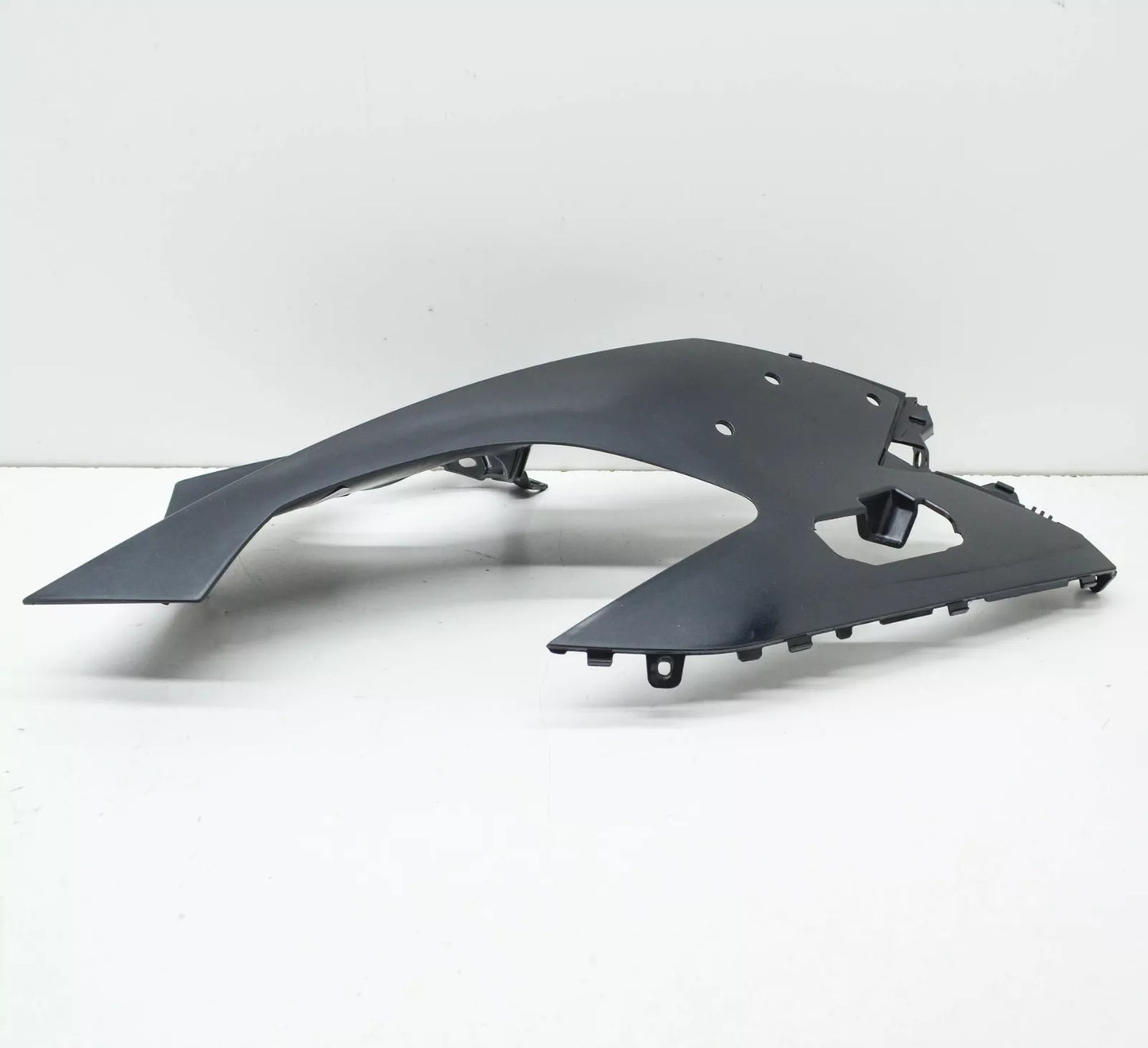 NEW BMW K61 K 1600 BAGGER RIGHT UPPER TRIM SECTION 46638564660 ORIGINAL