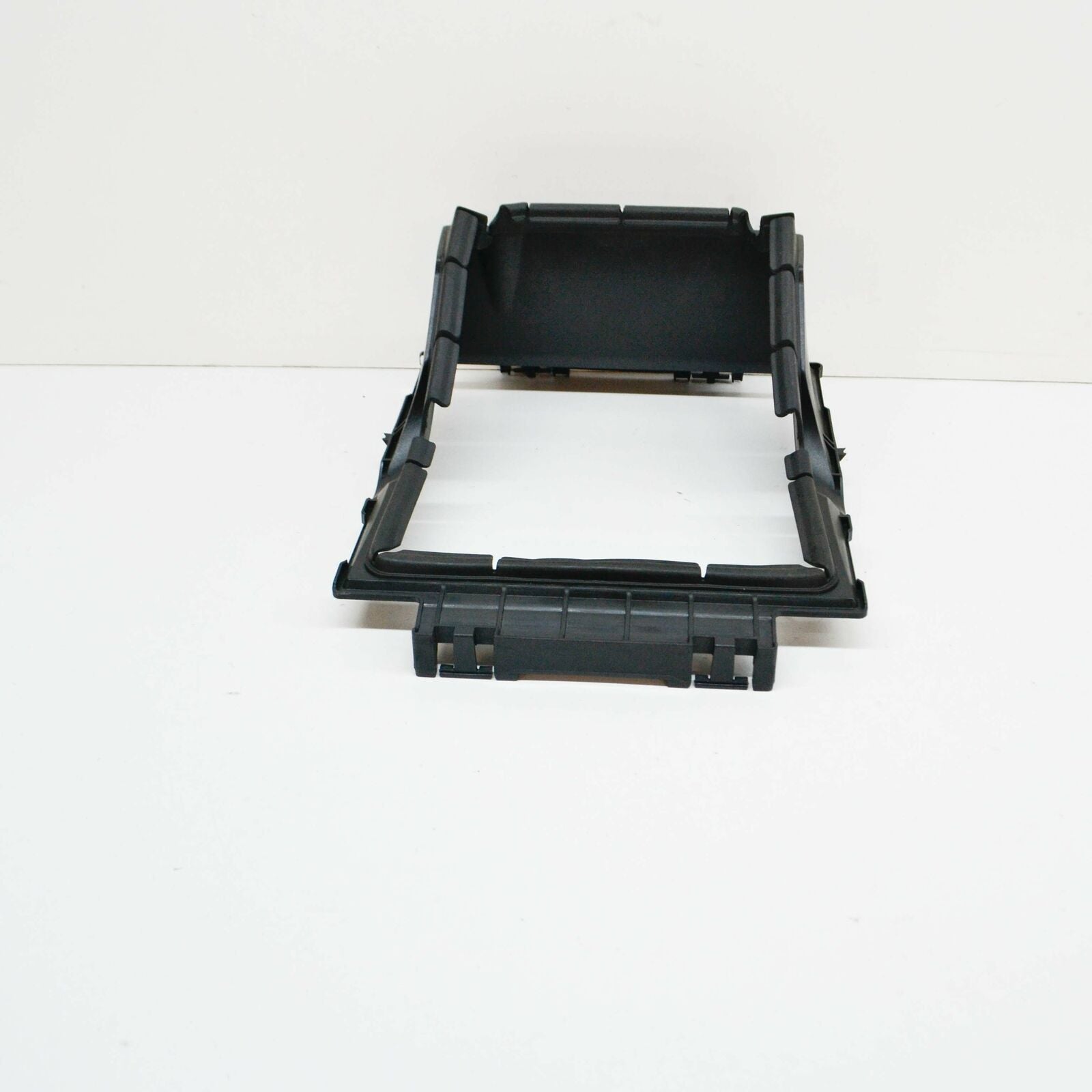 NEW MERCEDES-BENZ AMG GT C190 WATER COOLER AIR DEFLECTOR BOX A1905050130