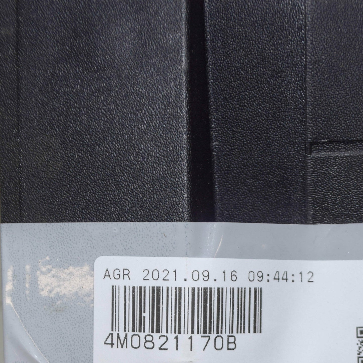 NEW AUDI Q7 4M FRONT BONNET HOOD RIGHT SEAL 4M0821170B ORIGINAL