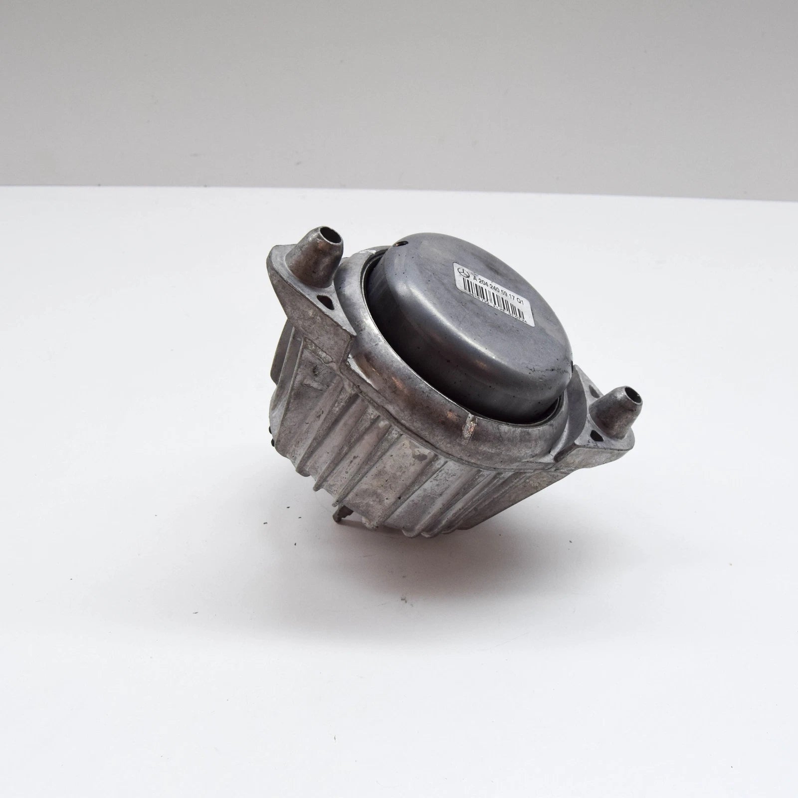 NEW MERCEDES-BENZ C W204 FRONT RIGHT ENGINE SUPPORT A2042405917 ORIGINAL
