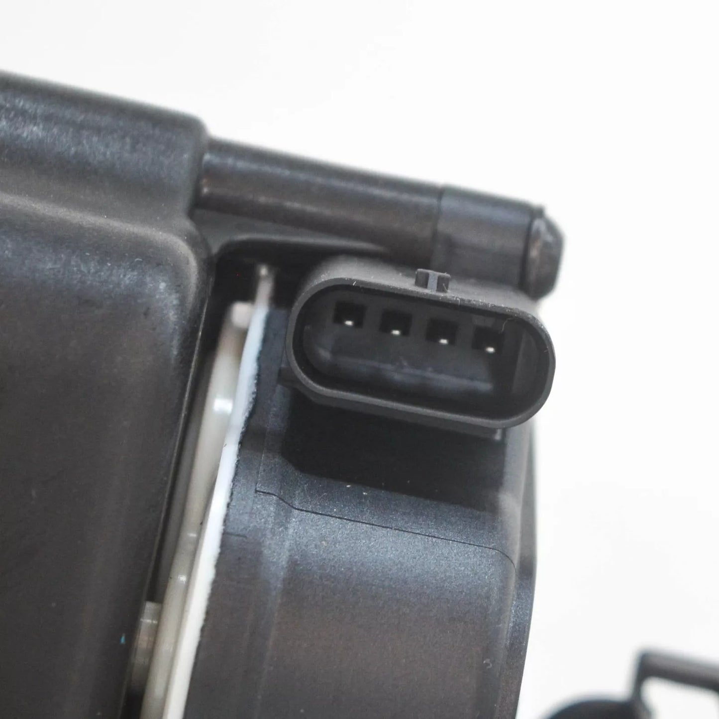 NEW BMW I8 L12 FRONT BOTTOM AIR DUCT 51747350986 7350986 ORIGINAL