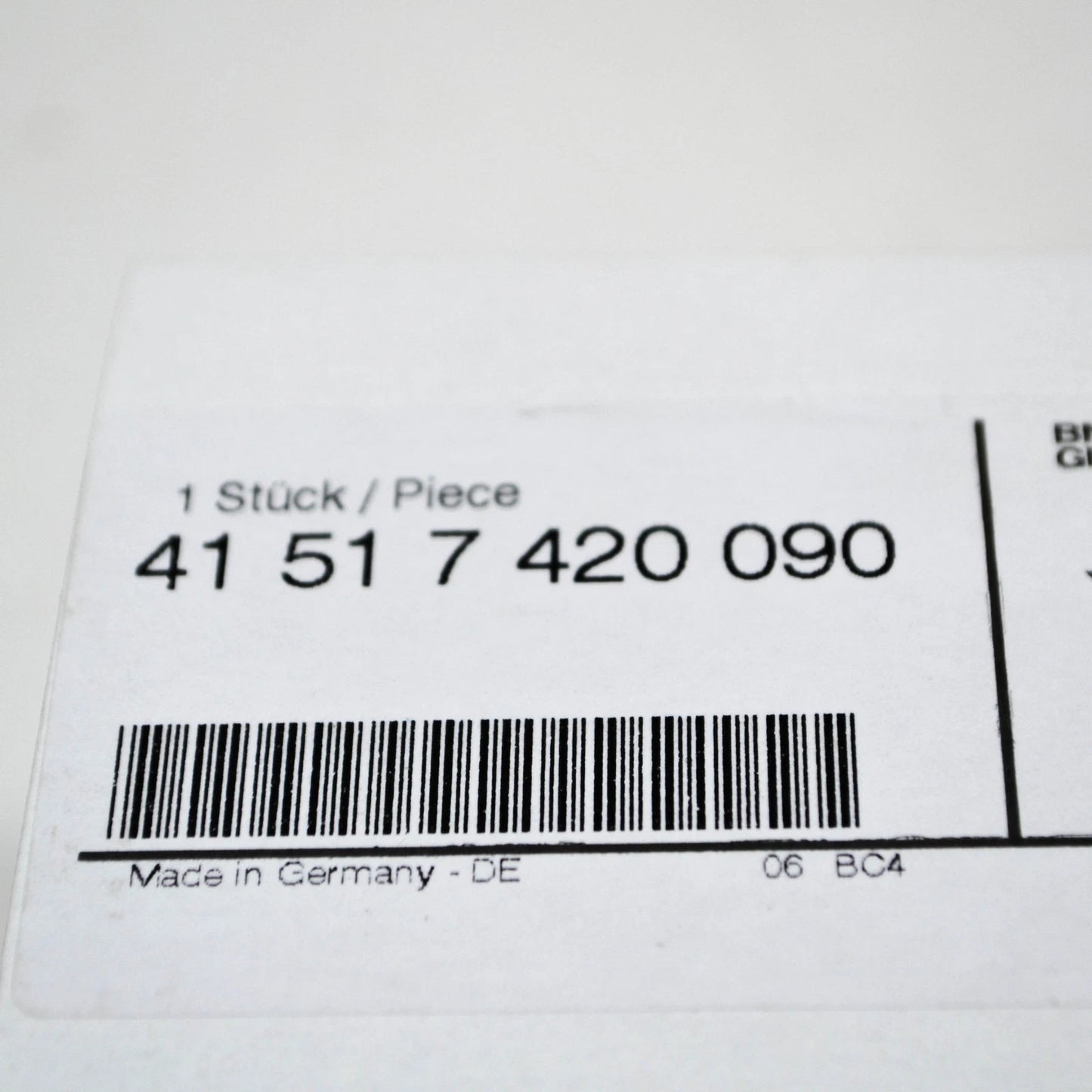 NEW BMW 5 G30 FRONT RIGHT DOOR BOTTOM HINGE 41517420090 ORIGINAL