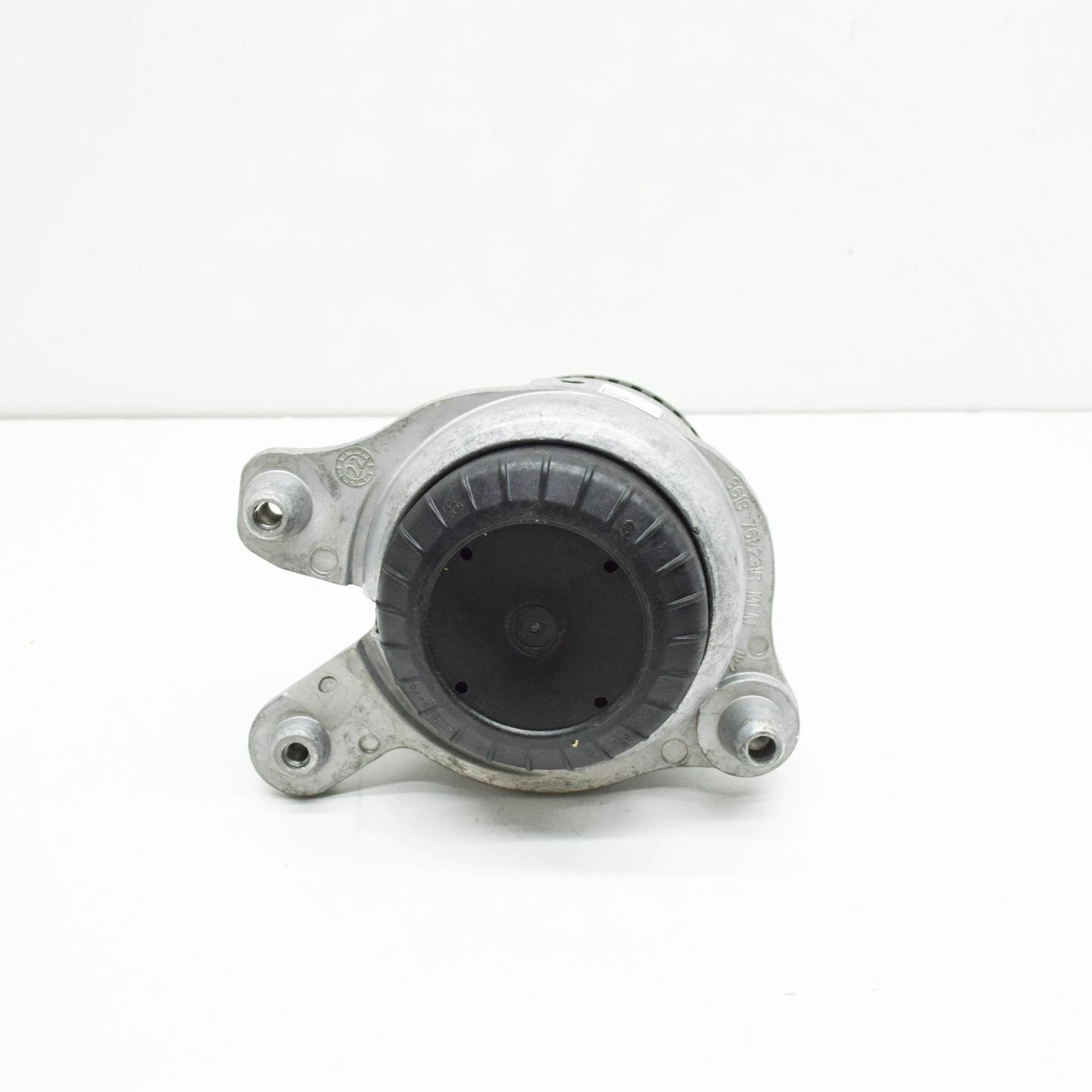 NEW MERCEDES-BENZ E W213 FRONT RIGHT ENGINE MOUNT A2132402500 ORIGINAL