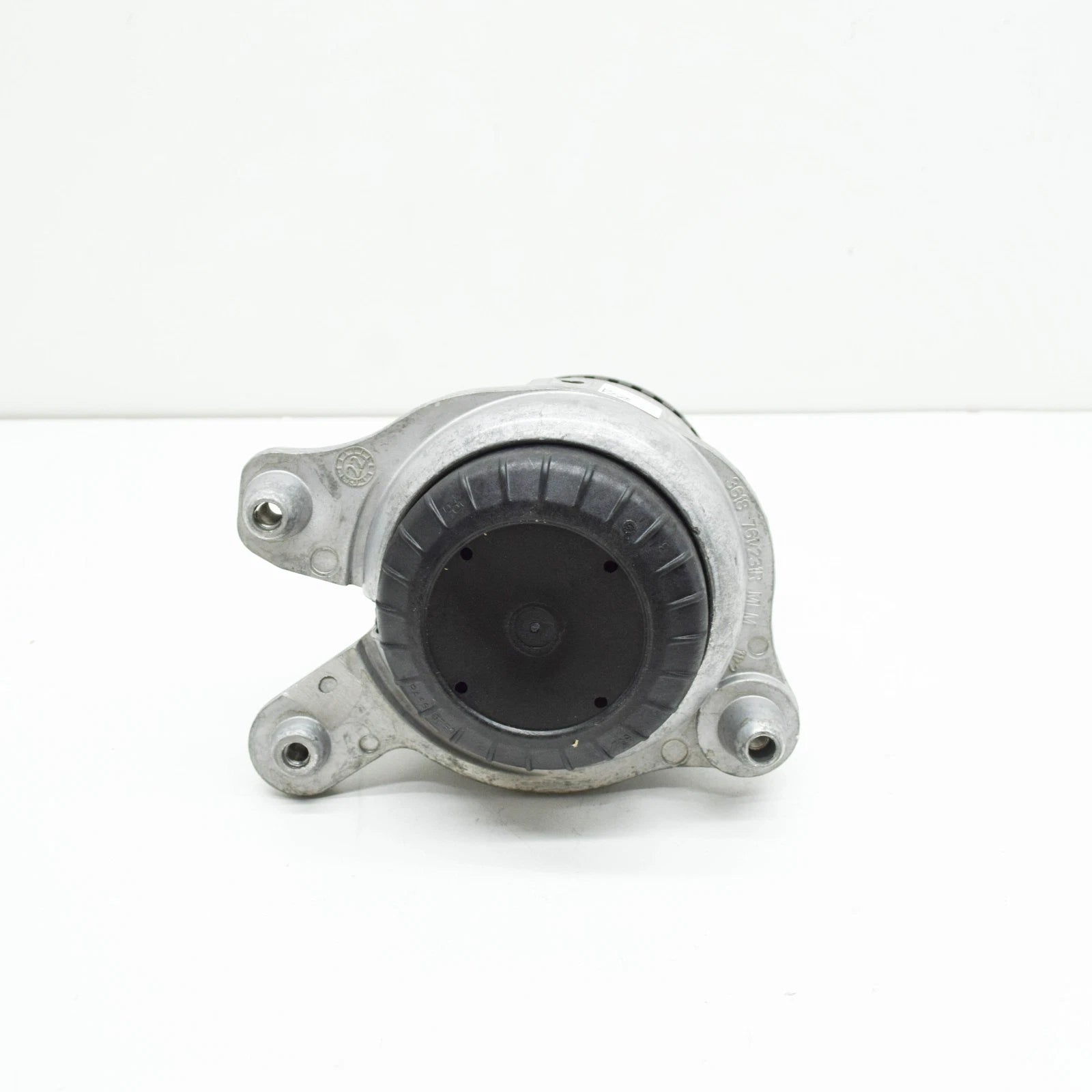 NEW MERCEDES-BENZ E W213 FRONT RIGHT ENGINE MOUNT A2132402500 ORIGINAL