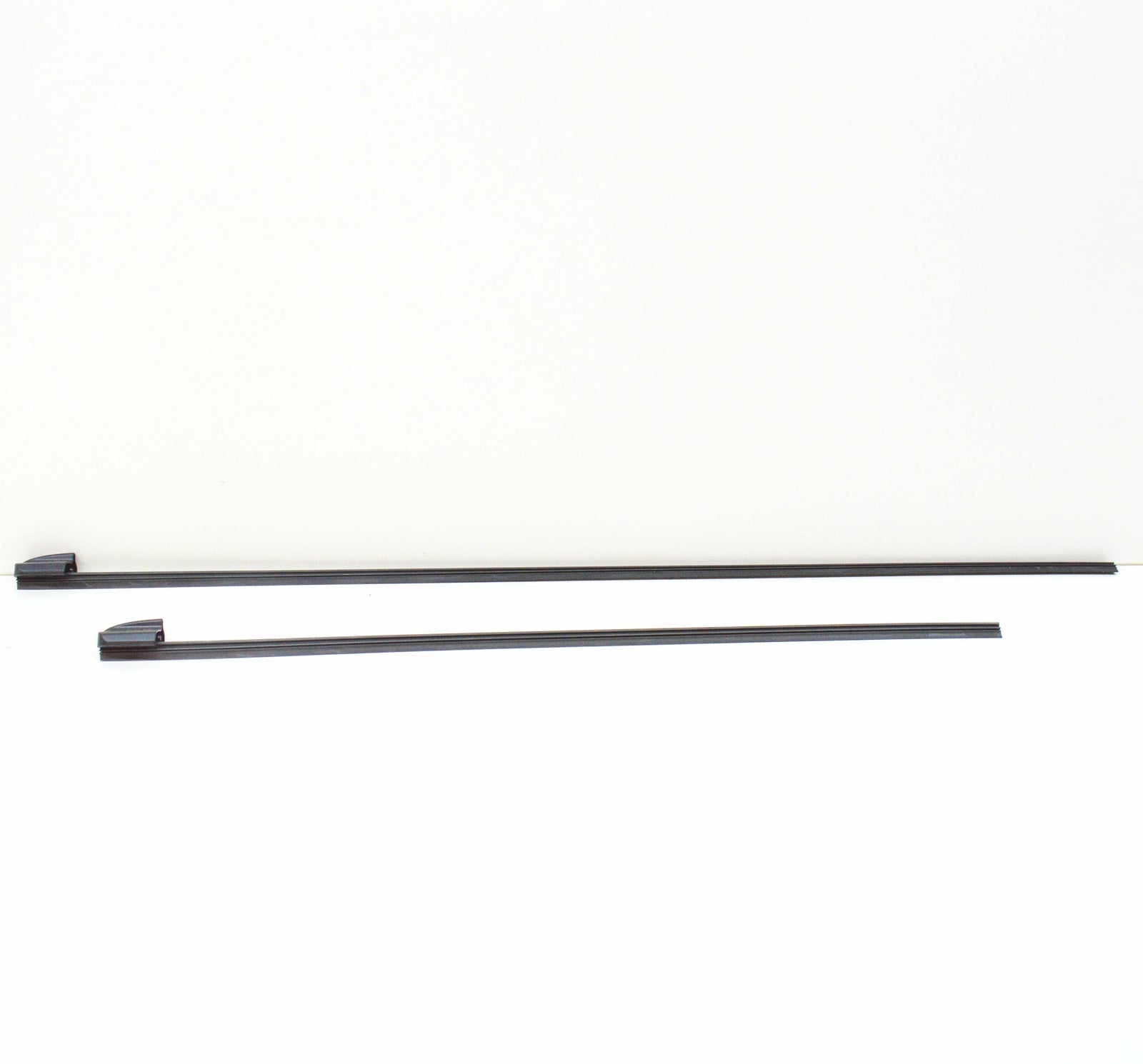 Genuine Volvo Xc60 Mk2 Windshield Wiper Blade Insert Set Lhd 31490722 Original