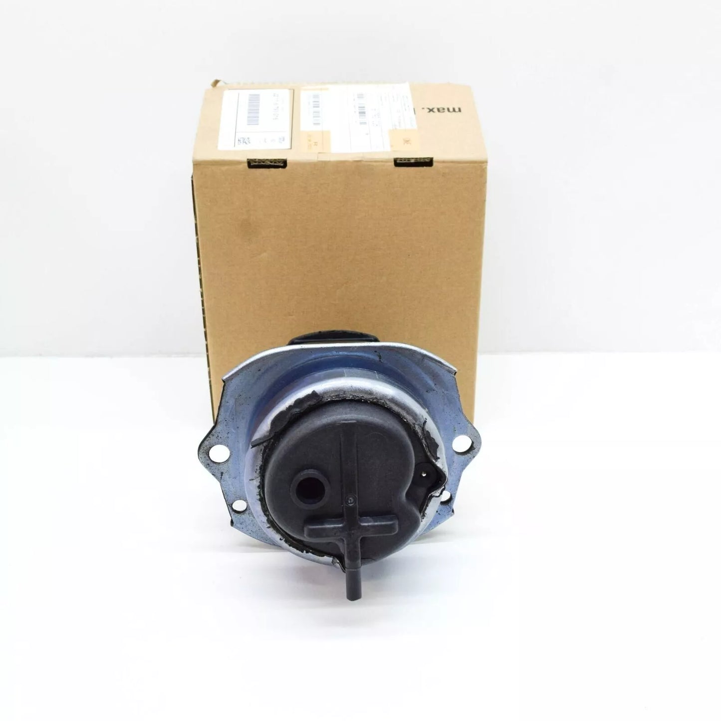 BMW X5 E70 Right Side Engine Mount 22116793016 NEW