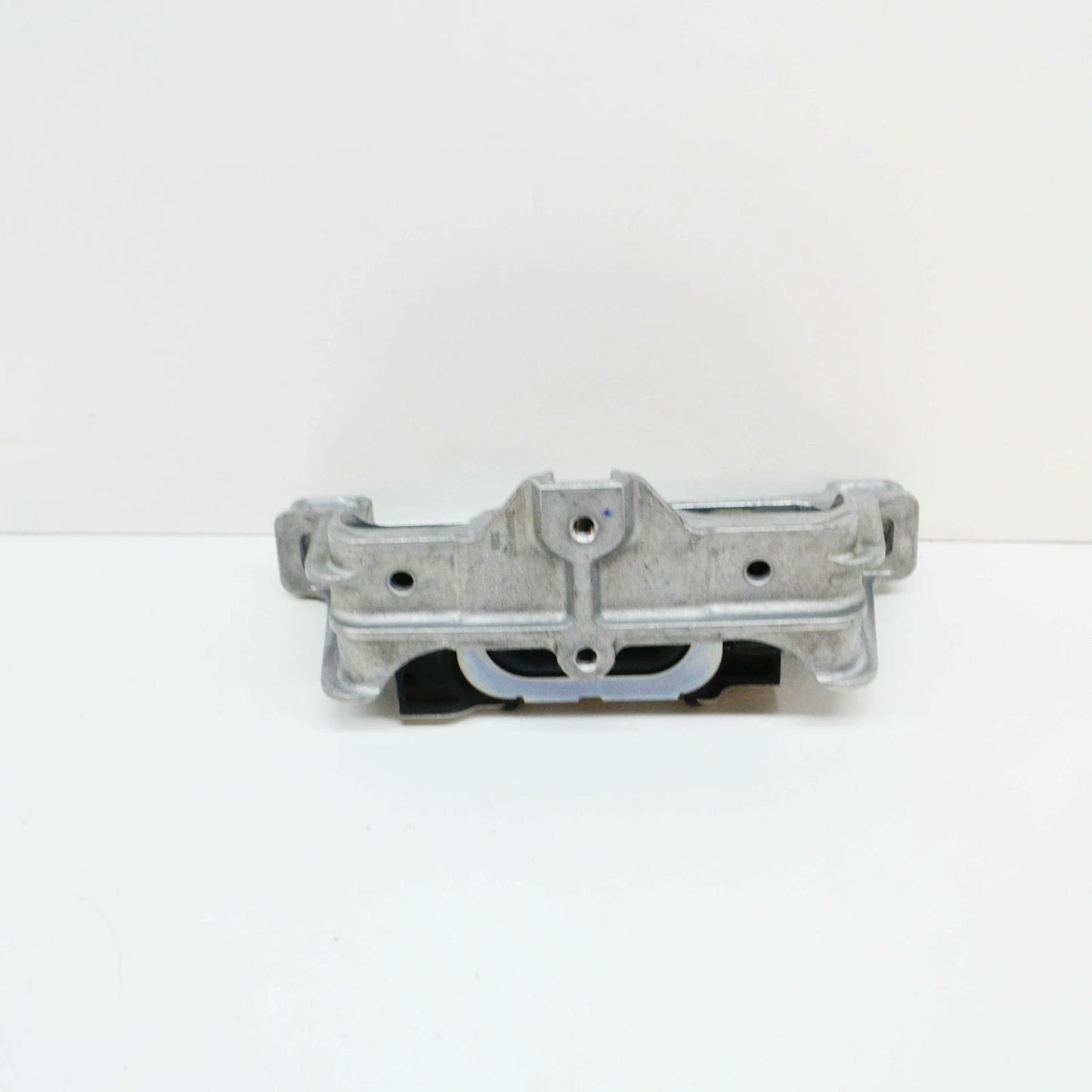 NEW MERCEDES-BENZ CLA COUPE C117 RIGHT SIDE ENGINE SUPPORT A2462402517 ORIGINAL