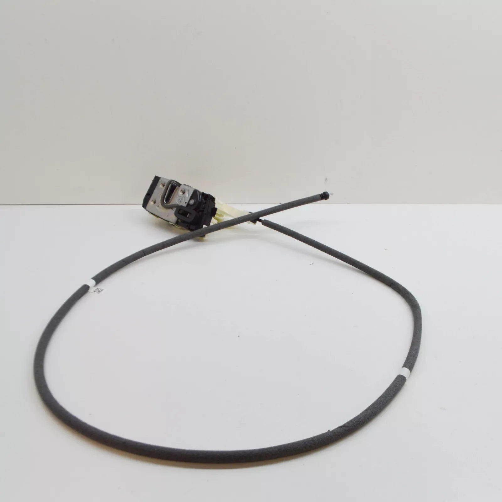 NEW MERCEDES-BENZ SPRINTER 907 LEFT SLIDING DOOR LOCK A9107302000 ORIGINAL