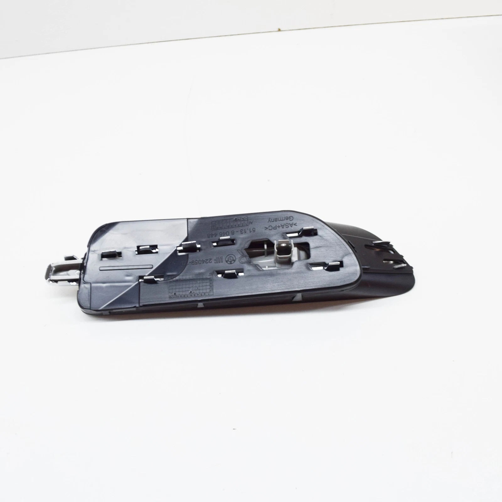 NEW BMW M3 E90 FRONT WING TRIM GRILL WITH EMBLEM RIGHT 51138046448 8046448