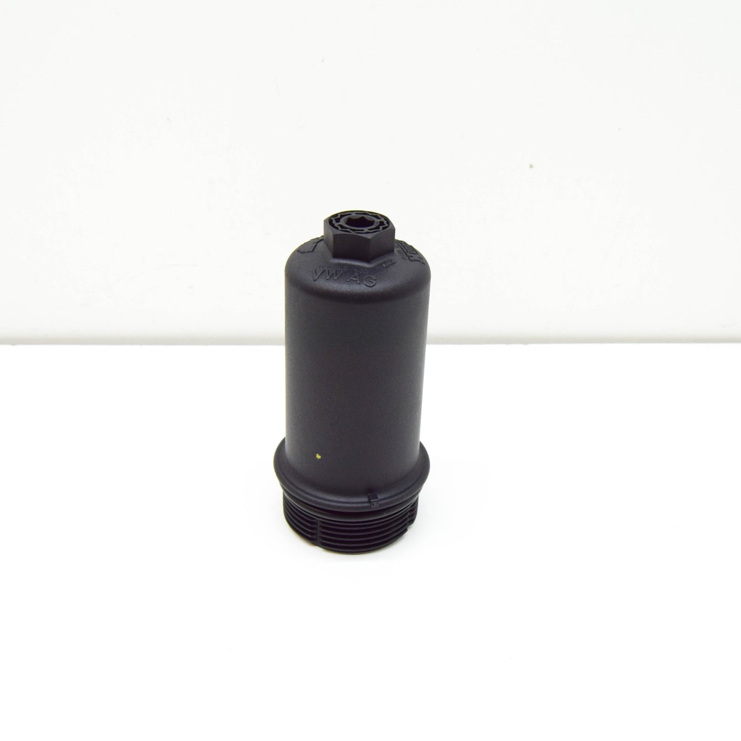 NEW SKODA SUPERB MK3 OIL FILTER COVER 05L115433A ORIGINAL