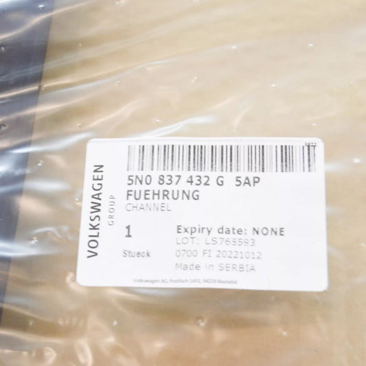 NEW VOLKSWAGEN TIGUAN MK1 FRONT RIGHT DOOR WINDOW GUIDE 5N0837432G5AP ORIGINAL