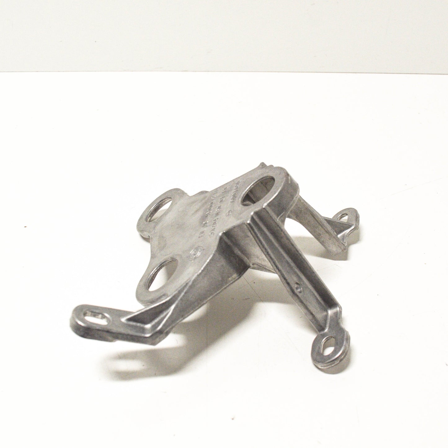 NEW MERCEDES-BENZ C-CLASS W204 ABS PUMP BRACKET A2044300110 ORIGINAL