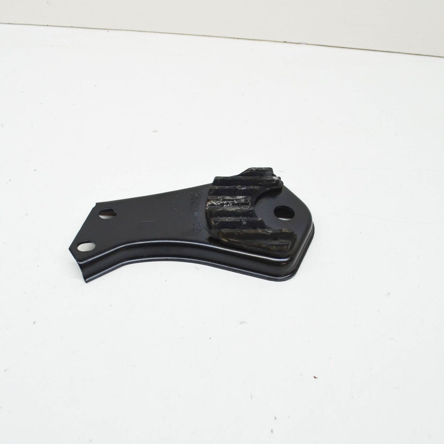 NEW MERCEDES-BENZ E W213 REAR AXLE LEFT THRUST PLATE A2133521100 ORIGINAL