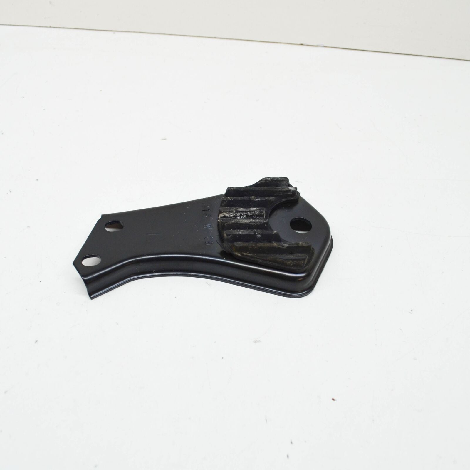 NEW MERCEDES-BENZ E W213 REAR AXLE LEFT THRUST PLATE A2133521100 ORIGINAL