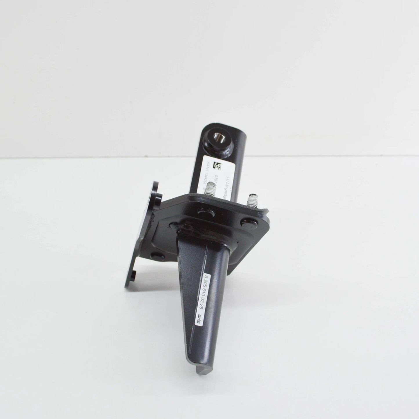 NEW MB C W205 TRAILER COUPLING RIGHT REINFORCEMENT A2056100225 ORIGINAL