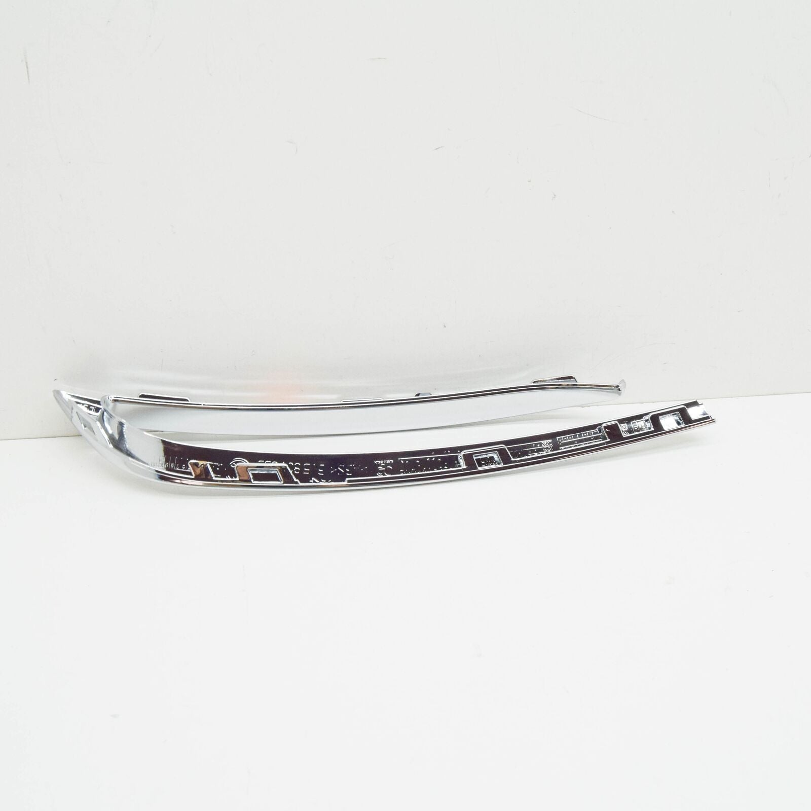 NEW SKODA SUPERB MK3 REAR BUMPER LEFT TRIM INSERT 3V58078332ZZ ORIGINAL