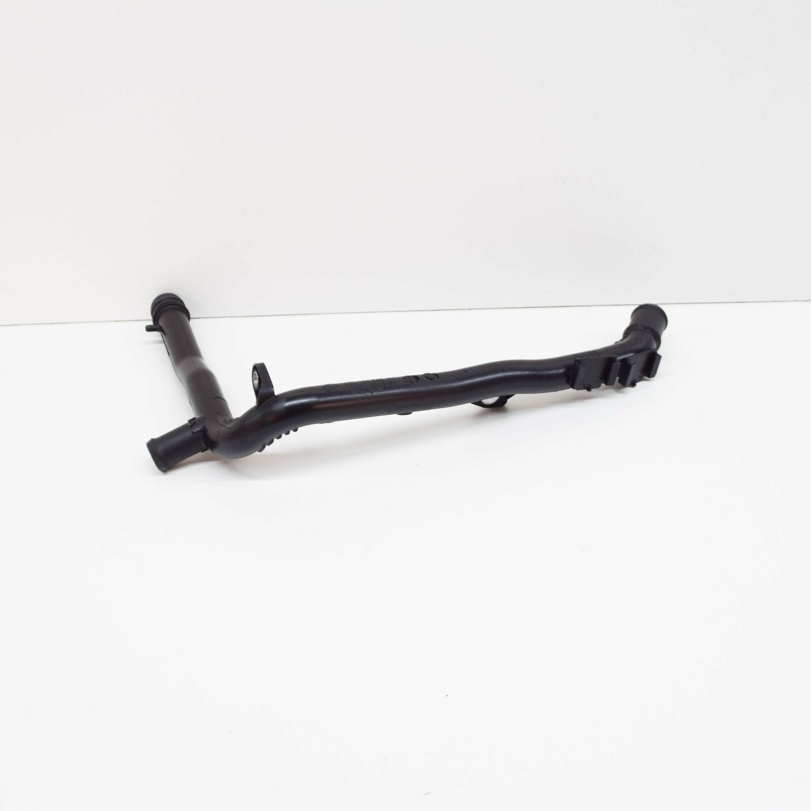 NEW AUDI A1 8X ENGINE COOLANT PLASTIC PIPE 03L121065AJ ORIGINAL
