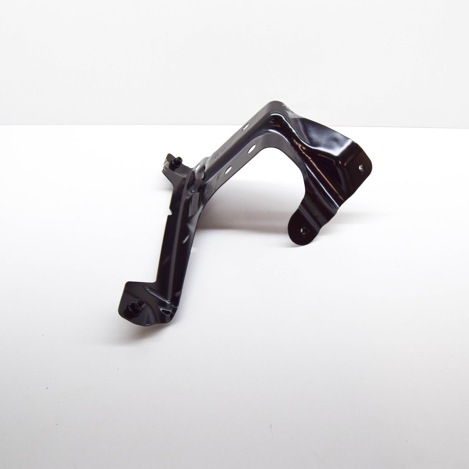 NEW SEAT ATECA KH7 FRONT RIGHT FENDER HOLDER 575821168B ORIGINAL