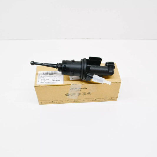 NEW VW PASSAT B6 3C2 CLUTCH MASTER CYLINDER 3C0721388P