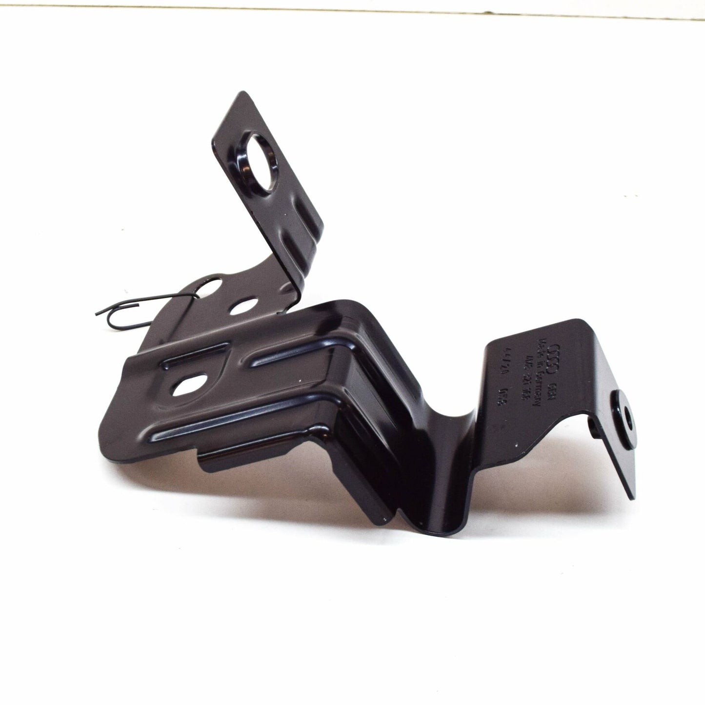 NEW AUDI Q8 FRONT RIGHT REAR FENDER HOLDER BRACKET 4M8821168 ORIGINAL