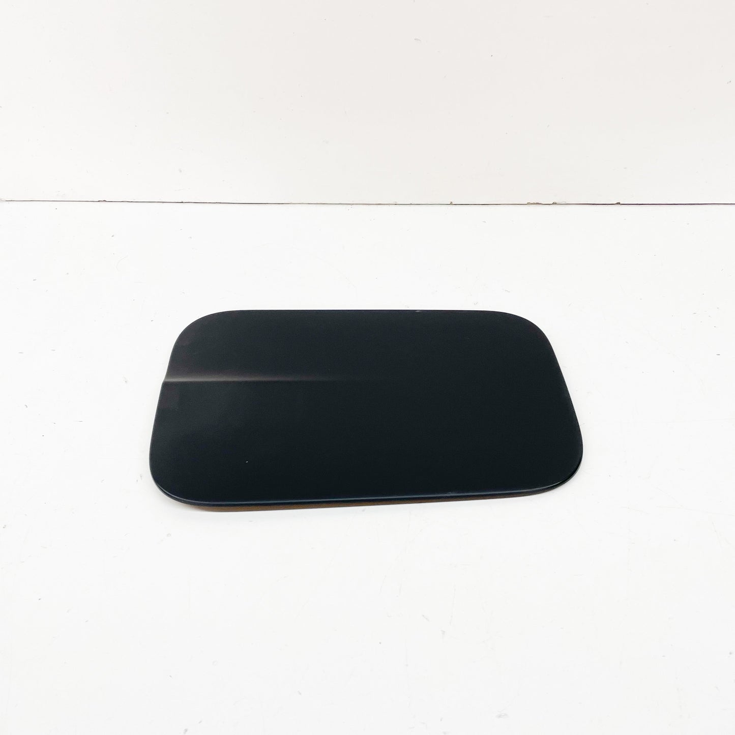 NEW MERCEDES BENZ E W212 FUEL DOOR COVER A2127570006 ORIGINAL