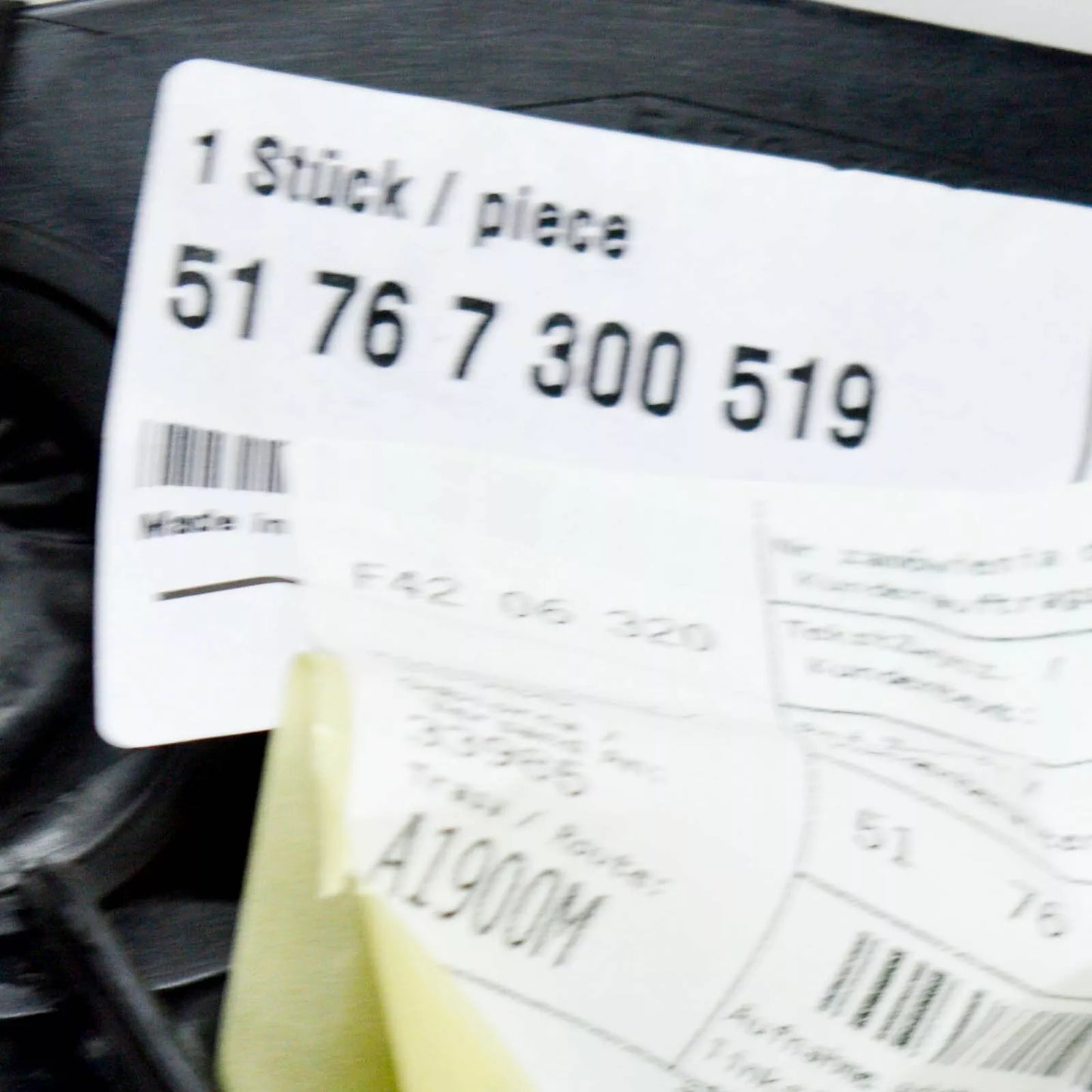 NEW BMW 2 GRAN TOURER F46 ENGINE HOOD LEFT SEAL MOUNT 51767300519 ORIGINAL