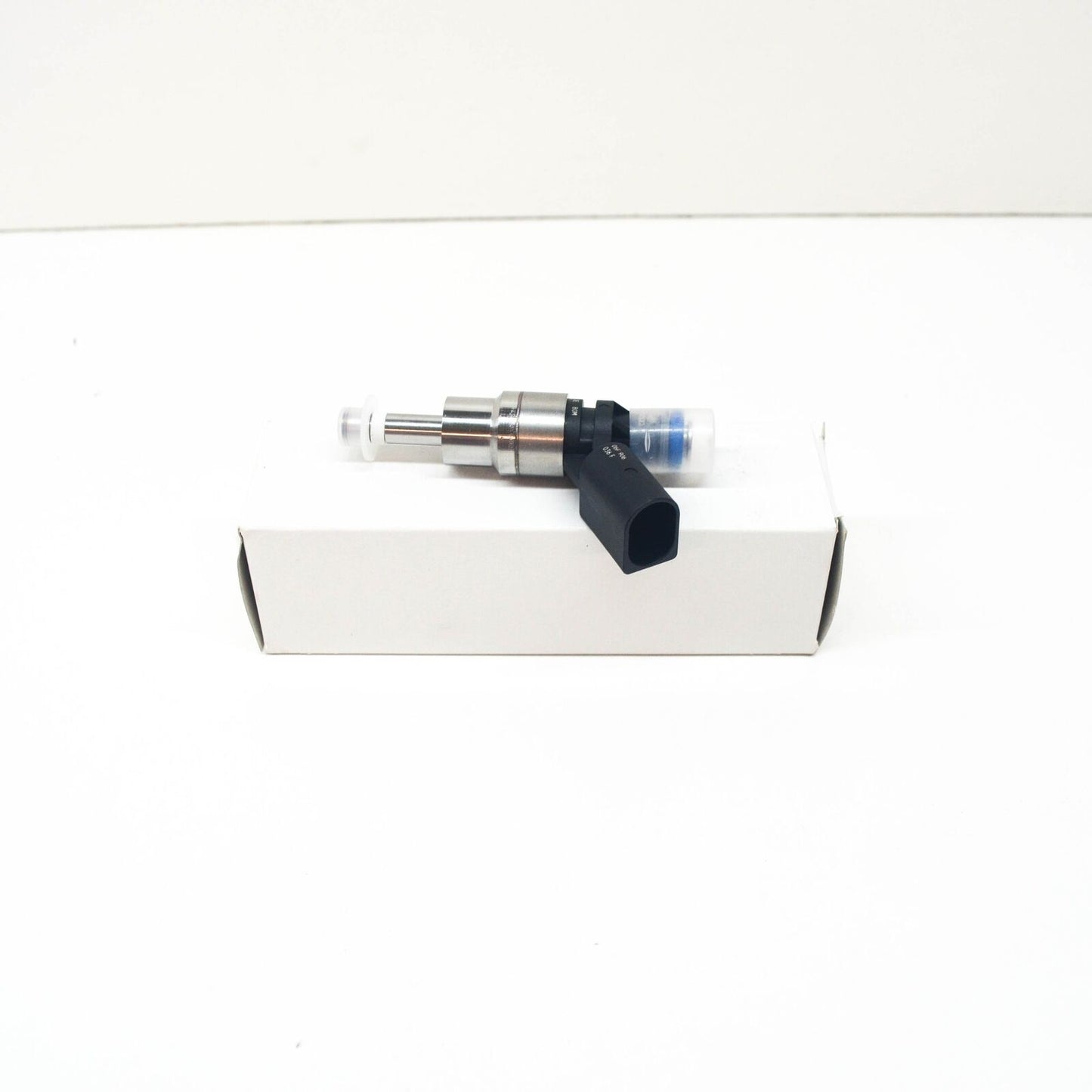 NEW AUDI A3 S3 8P FUEL INJECTOR 06F906036F 2.0 PETROL 188KW ORIGINAL