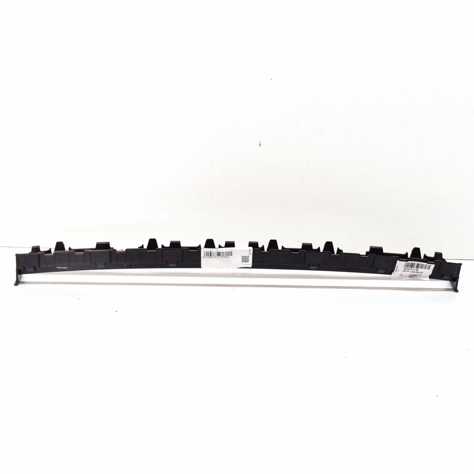 NEW A3 SPORTBACK E-TRON 8V FRONT BUMPER LOWER CENTER GRILL 8V3807647B9B9