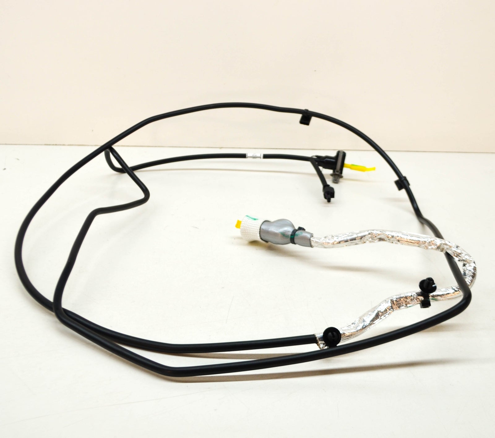 new jaguar f-pace x761 front fuel pipe line t4a26632 original