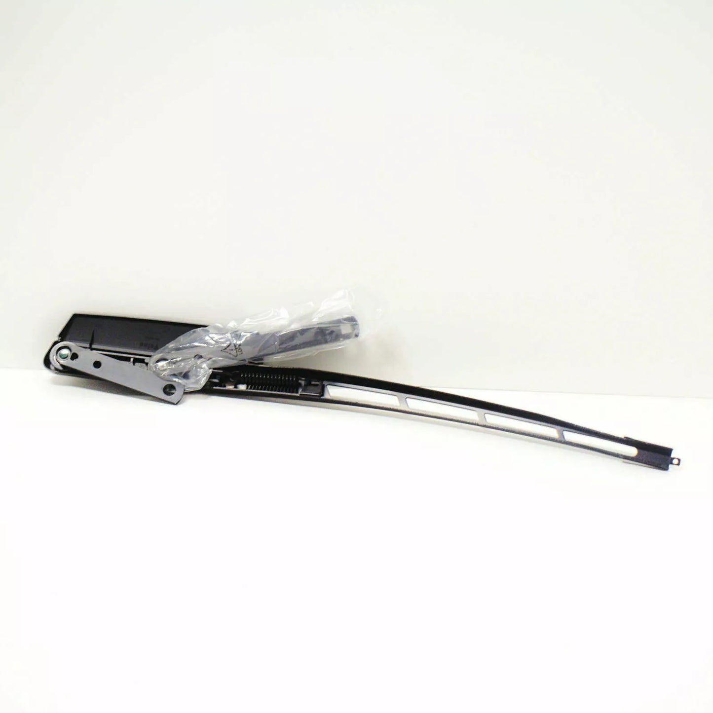 AUDI Q7 FRONT PASSENGER SIDE WINDOW WIPER ARM RHD 4L2955407B NEW