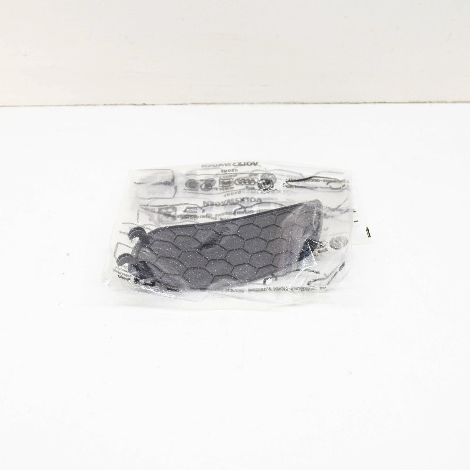 NEW AUDI A1 8X FRONT RIGHT DOOR LOUDSPEAKER TRIM 8X00354244PK ORIGINAL