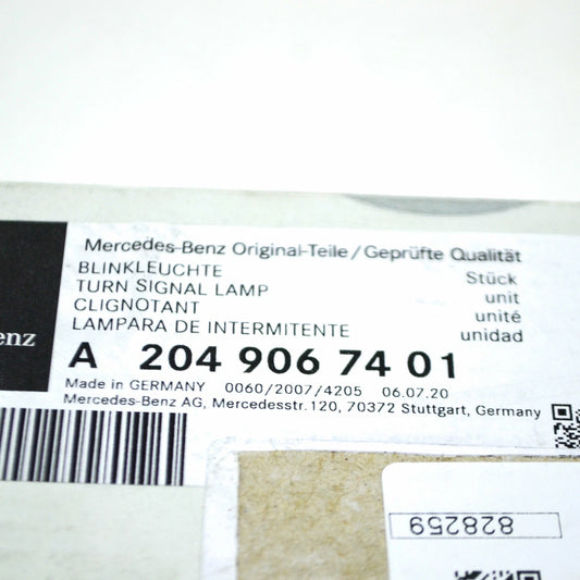 NEW MERCEDES-BENZ C-CLASS W204 FRONT RIGHT TURN SIGNAL A2049067401 ORIGINAL