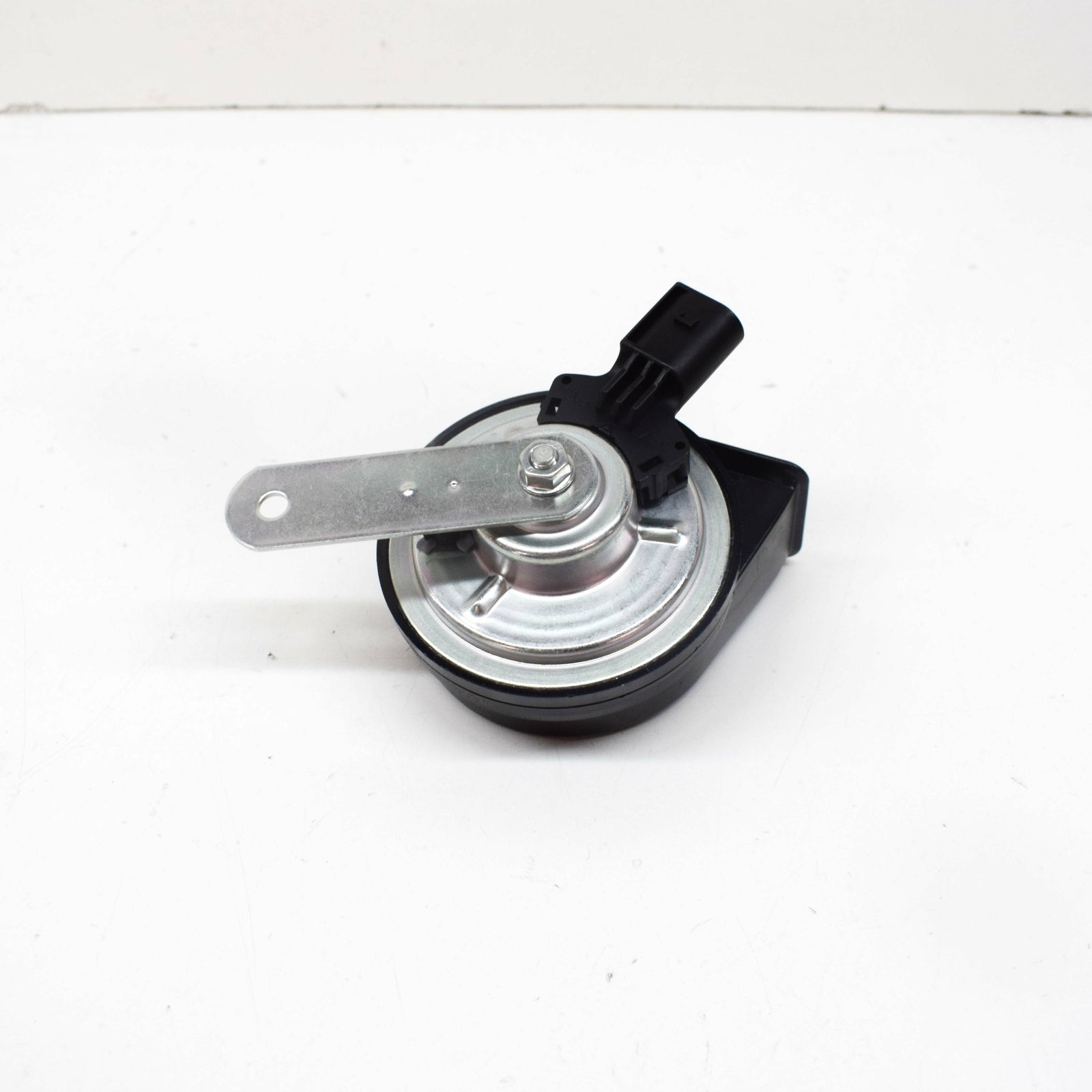 NEW MERCEDES-BENZ GLE W167 LOW NOTE HORN SIGNAL A0005424800 ORIGINAL