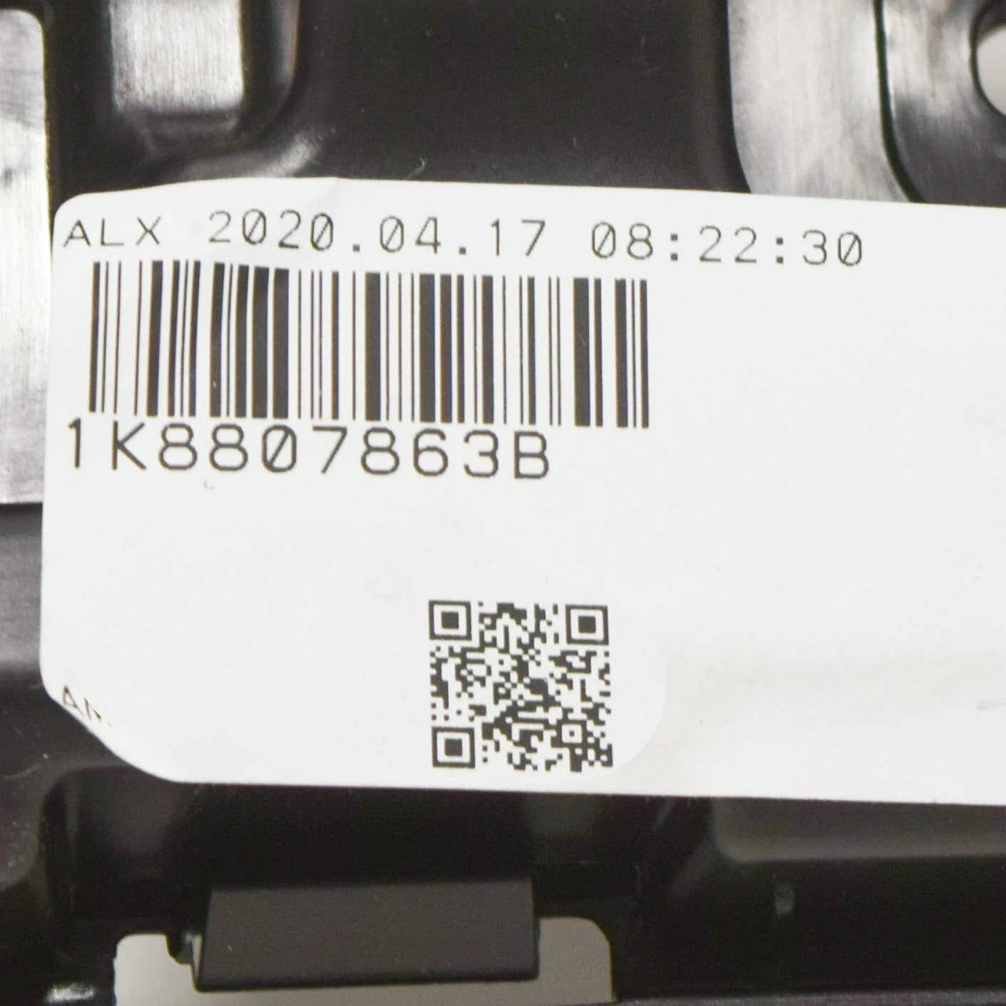 NEW VOLKSWAGEN SCIROCCO MK3 REAR BUMPER MOUNT BRACKET CENTER 1K8807863B