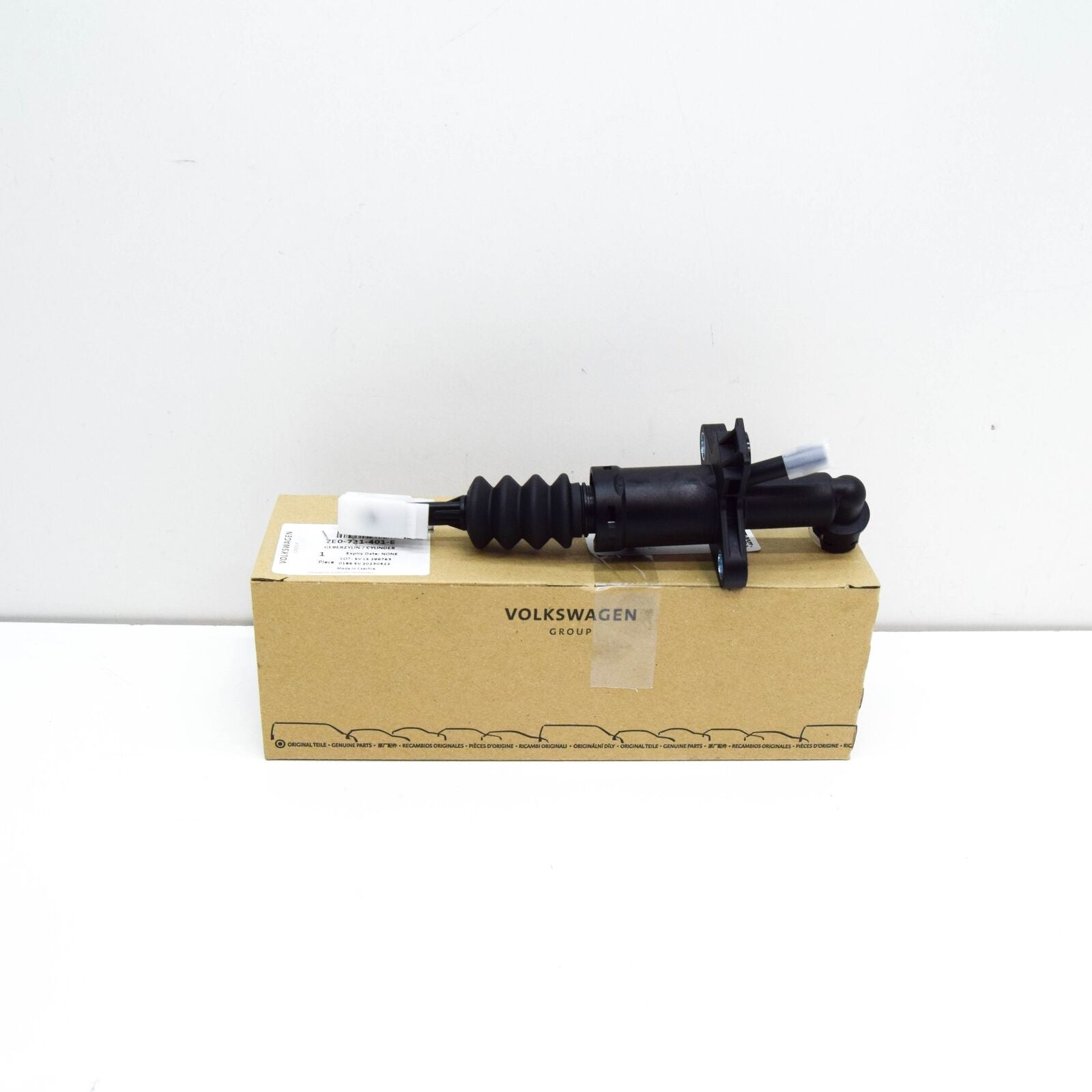 NEW VW TRANSPORTER VI T6 CLUTCH MASTER CYLINDER 7E0721401E ORIGINAL