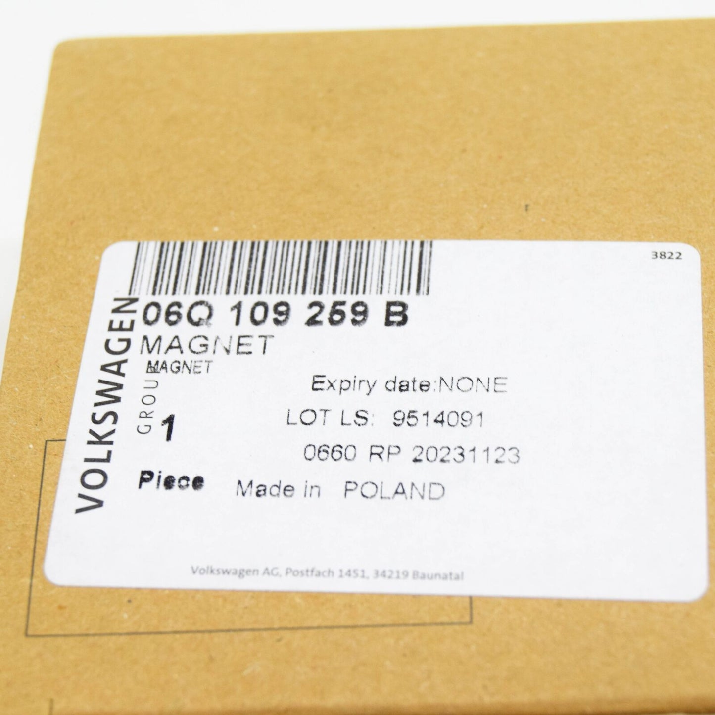 NEW CUPRA FORMENTOR CYLINDER HEAD COVER MAGNET 06Q109259B ORIGINAL