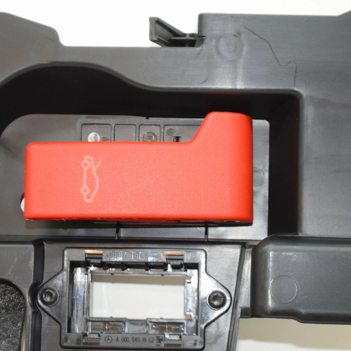 NEW MERCEDES-BENZ GLC COUPE C253 LEFT FOOTWELL COVER A2536804606