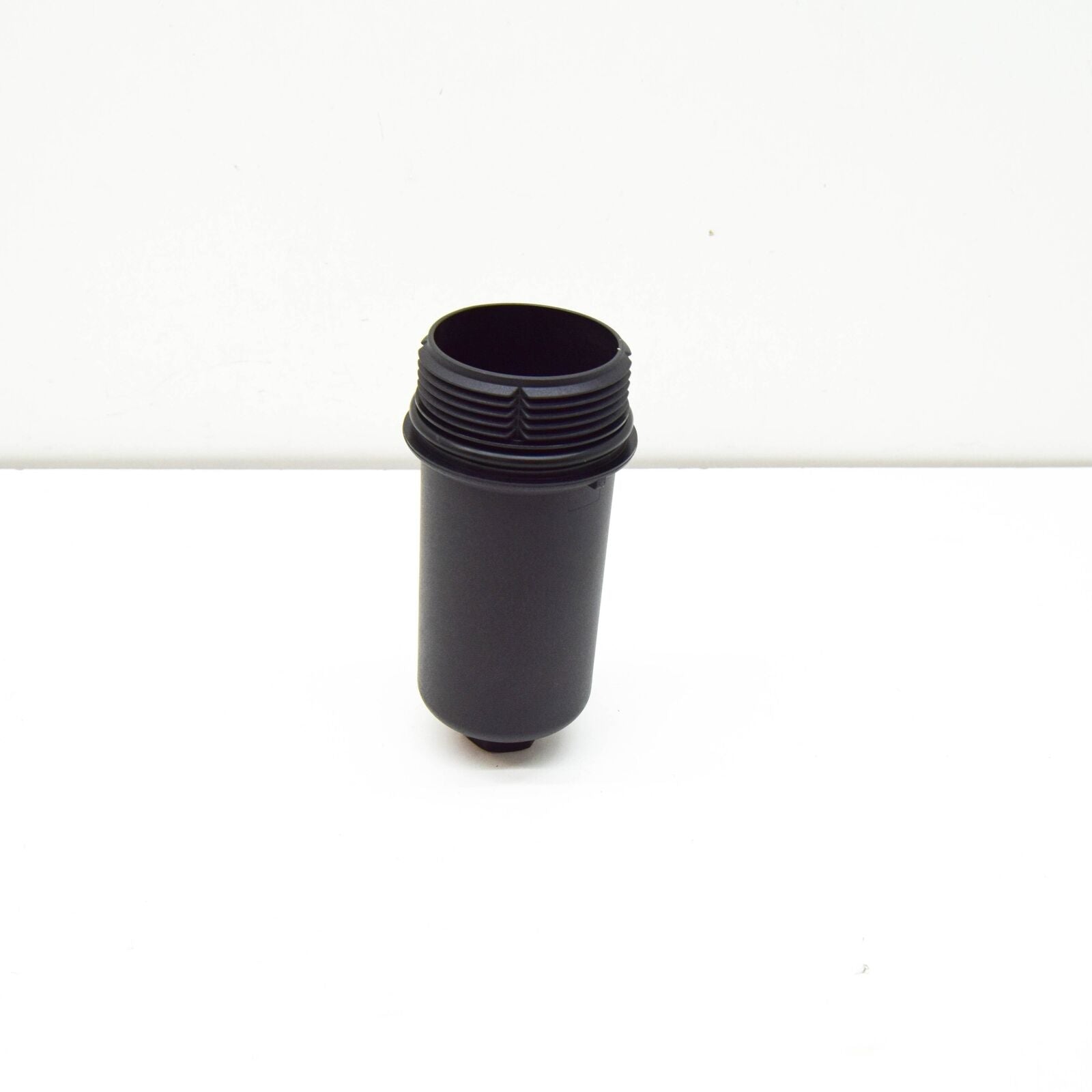 NEW SKODA SUPERB MK3 OIL FILTER COVER 05L115433A ORIGINAL