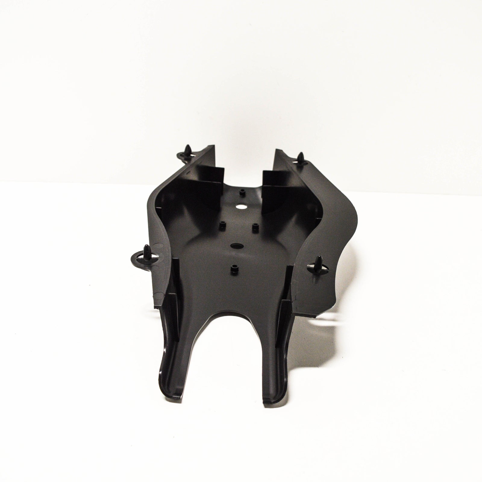 NEW MERCEDES BENZ C W204 REAR LEFT LOWER CONTROL ARM COVER A2043521588 ORIGINAL