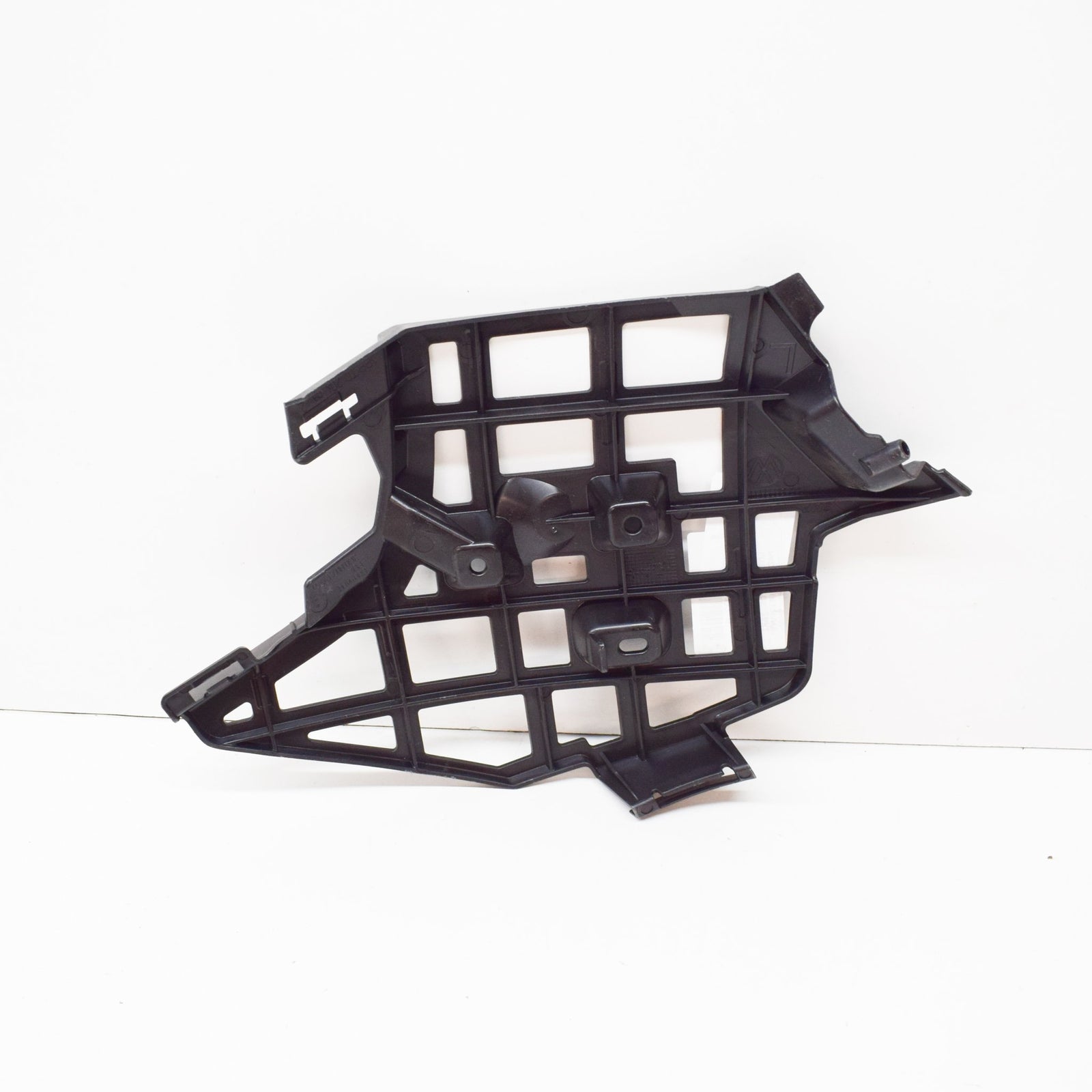 NEW VOLKSWAGEN PASSAT B8 FRONT LEFT BUMPER BRACKET 3G0807177D ORIGINAL
