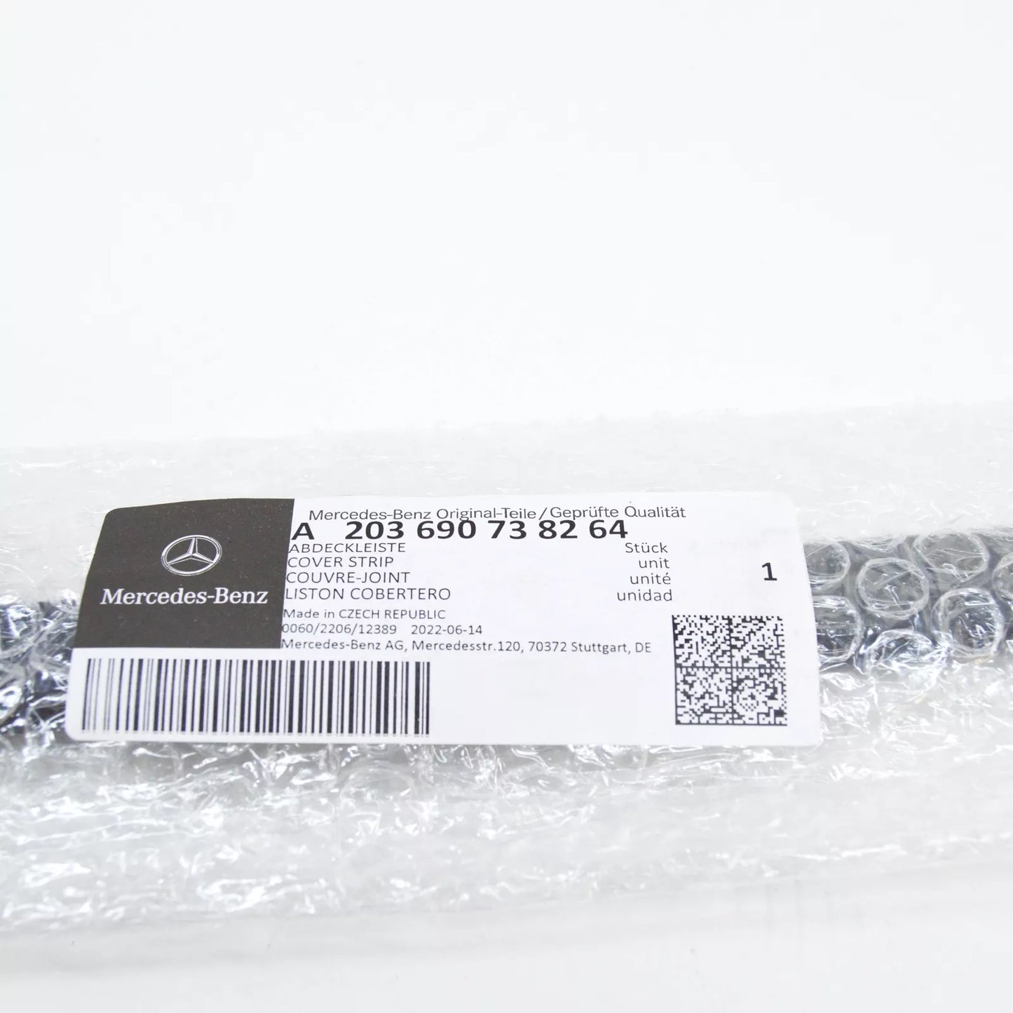 NEW MERCEDES-BENZ C W203 FRONT DOOR BOTTOM COVER STRIP A203690738264