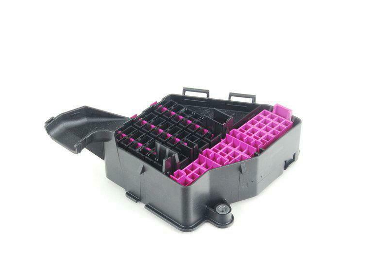 NEW AUDI A4 B7 FUSE HOLDER LHD 8D1941824 ORIGINAL