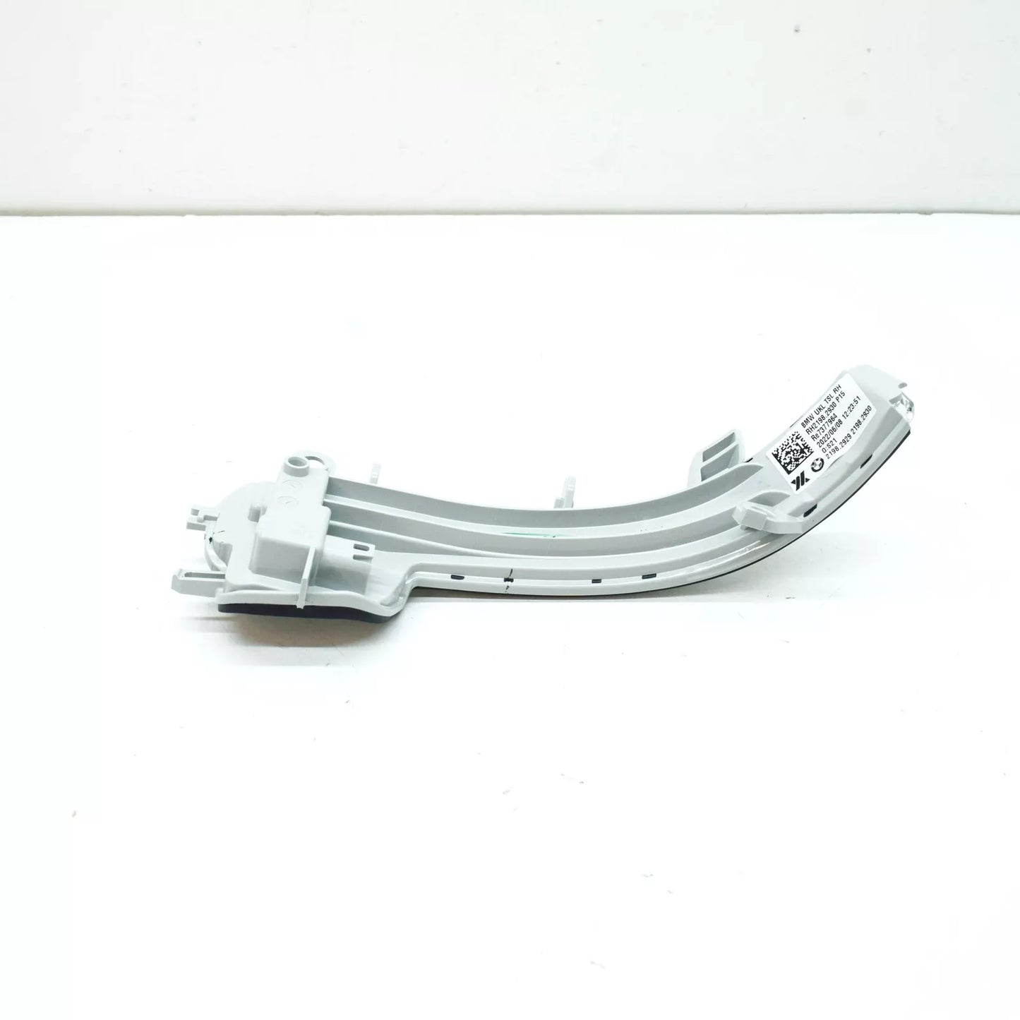 NEW BMW 2 F45 FRONT RIGHT WING MIRROR TURN SIGNAL 63137377964 2015 ORIGINAL