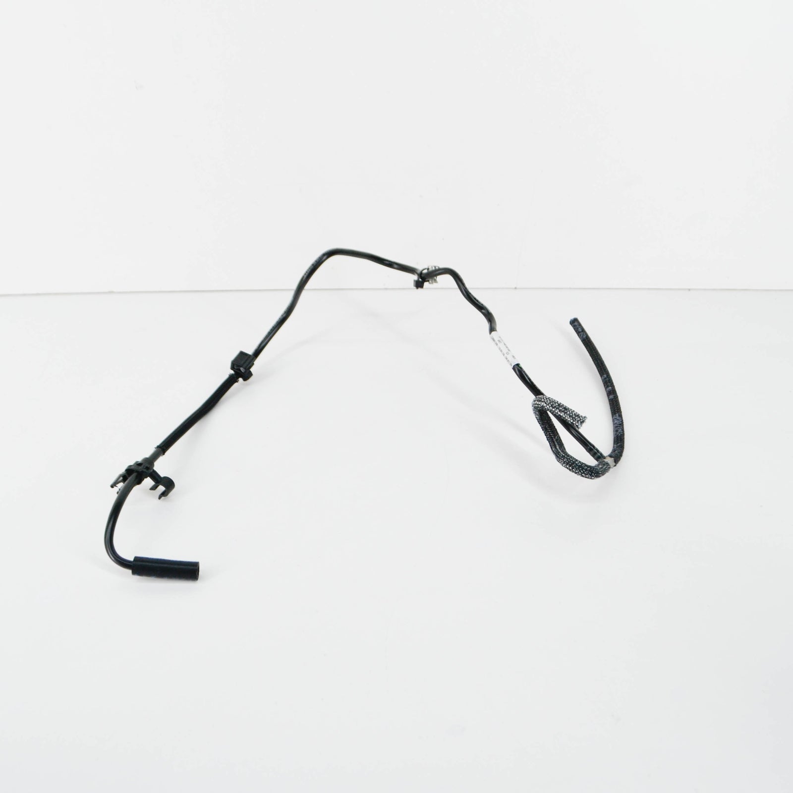 NEW MERCEDES-BENZ C W205 VACUUM LINE A1771400000 ORIGINAL