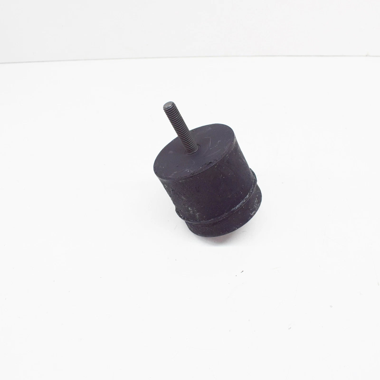 NEW BMW M5 E28 LEFT ENGINE MOUNT 11811128932 1128932 3.5 PETROL 211KW ORIGINAL