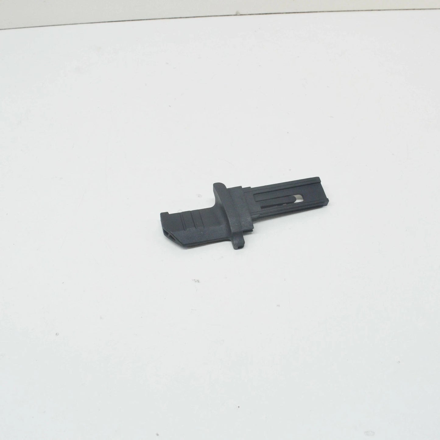 NEW VW PASSAT VARIANT B7 LUGGAGE COVER BLIND LEFT HOOK 3AF867899A ORIGINAL