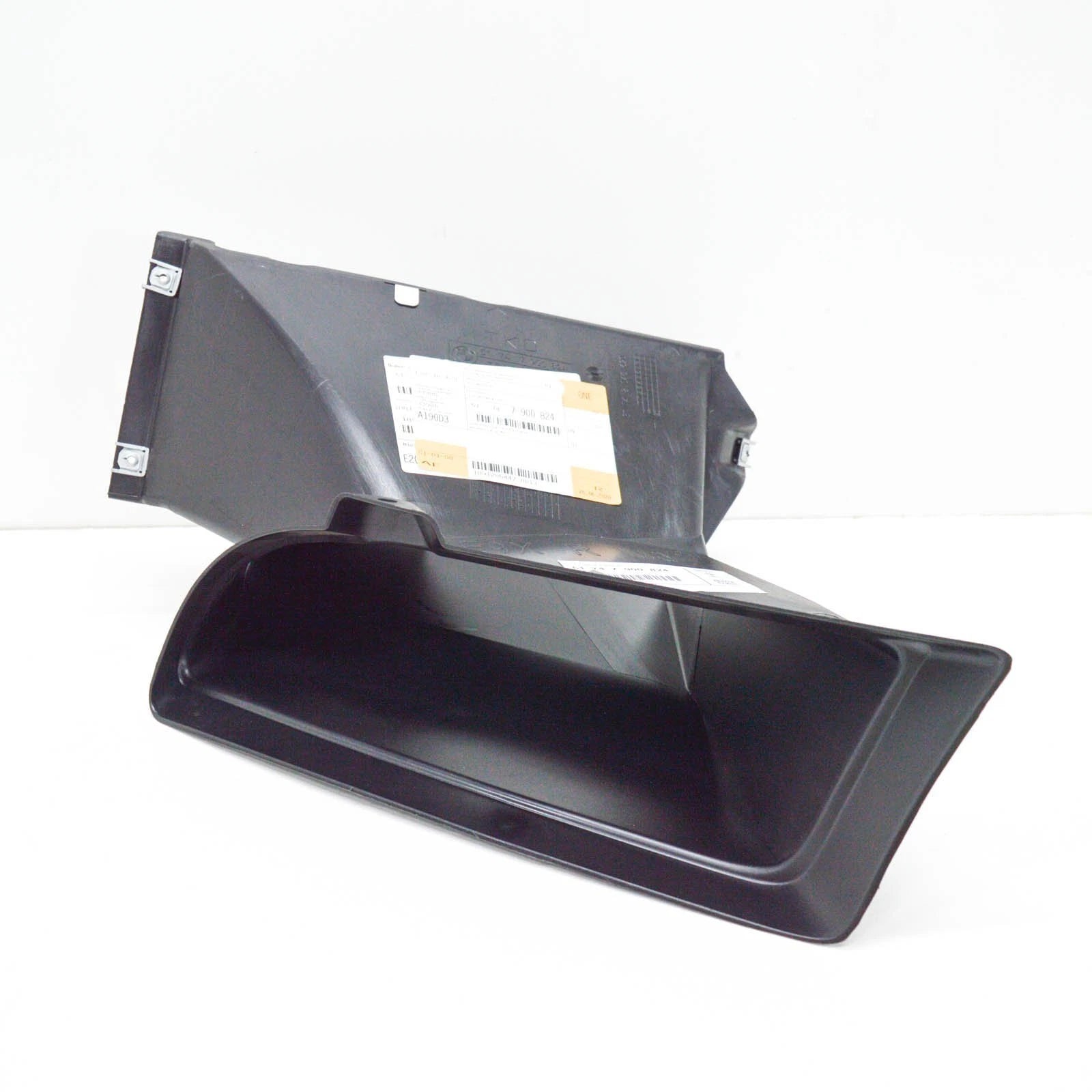 NEW BMW M3 E90 FRONT RIGHT AIR DUCT 51747900824 2009 ORIGINAL