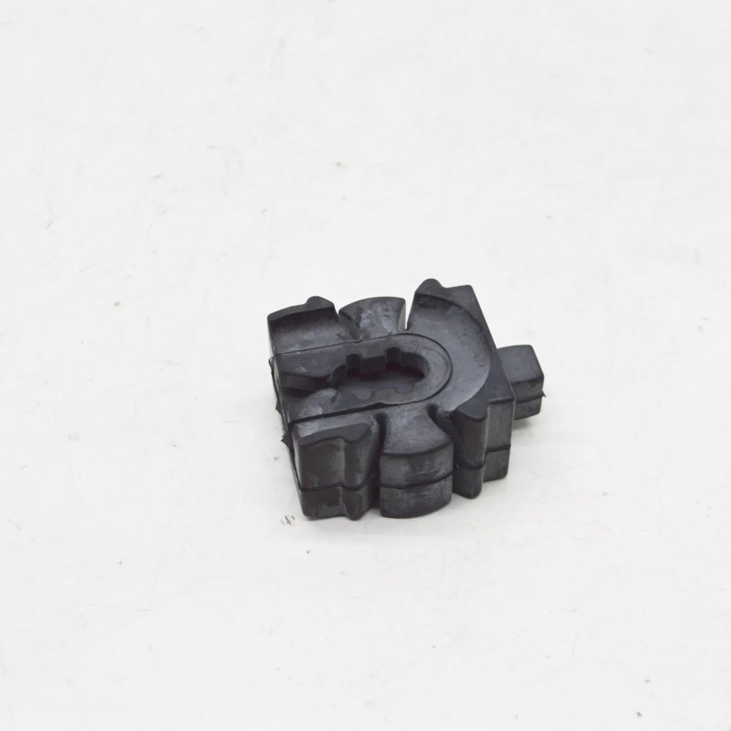 NEW BMW X5 E70 RADIATOR RUBBER MOUNTING 17117553480 ORIGINAL