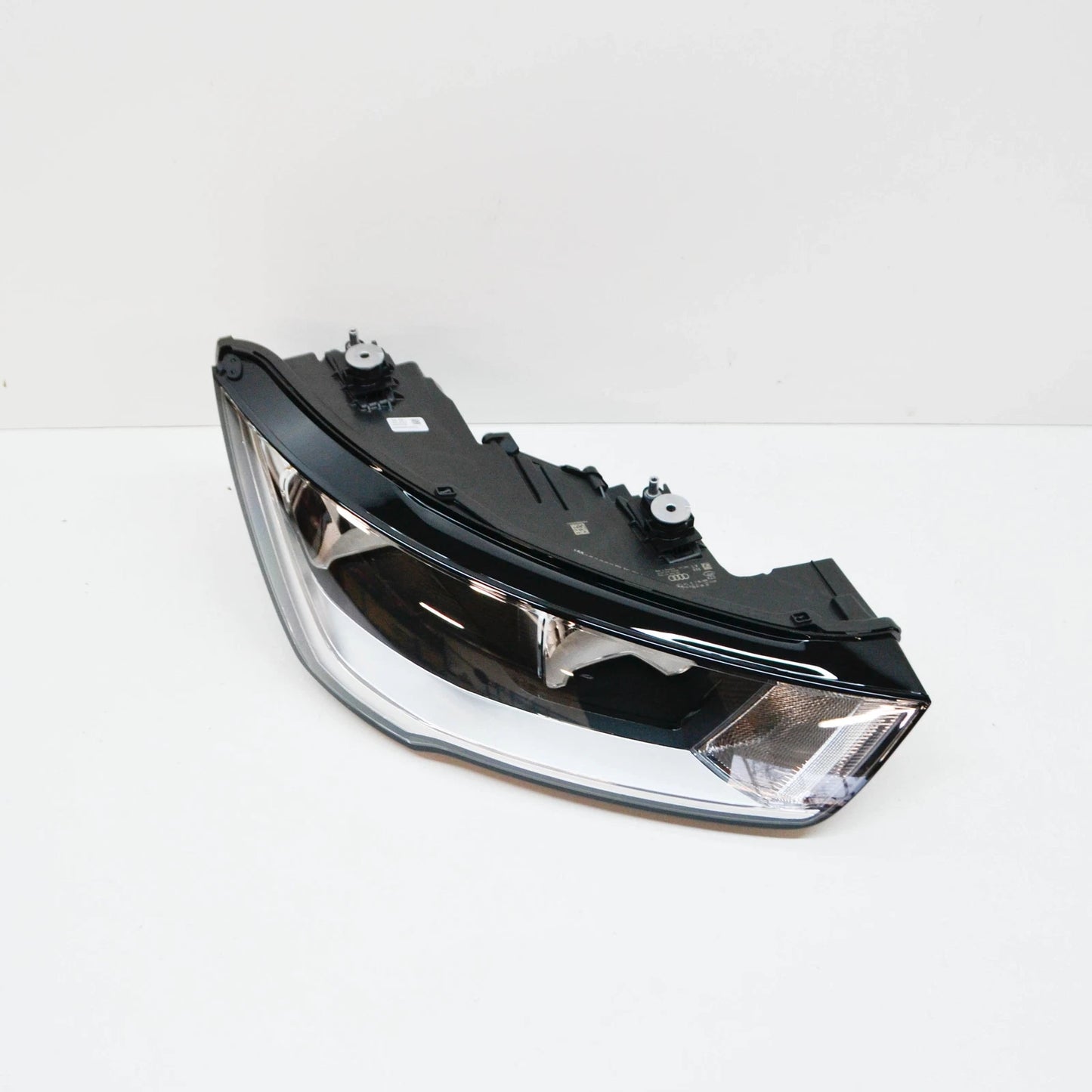 NEW AUDI A1 8X FRONT RIGHT HEADLIGHT RHD 8XA941004A ORIGINAL