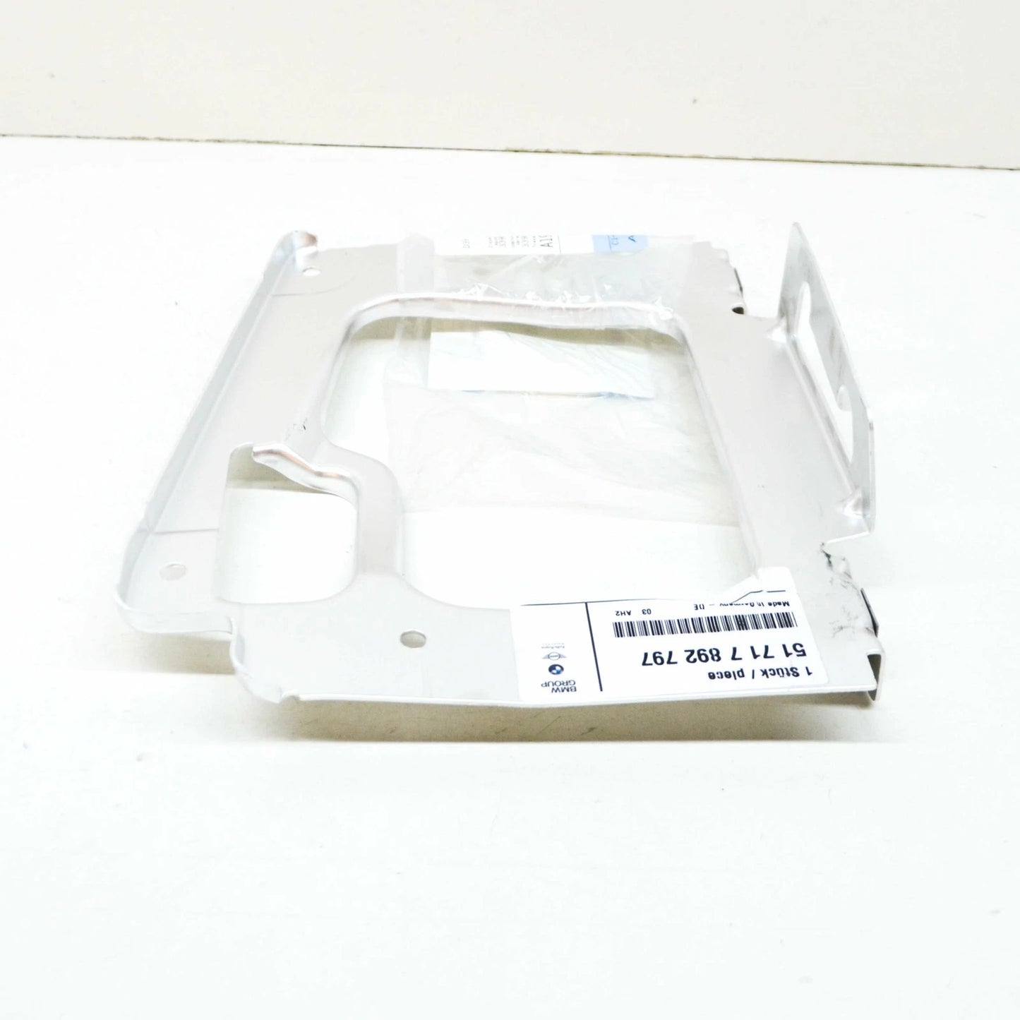 NEW BMW M3 COUPE E46 FRONT LEFT AIR DUCT BRACKET 51717892797 7892797 ORIGINAL